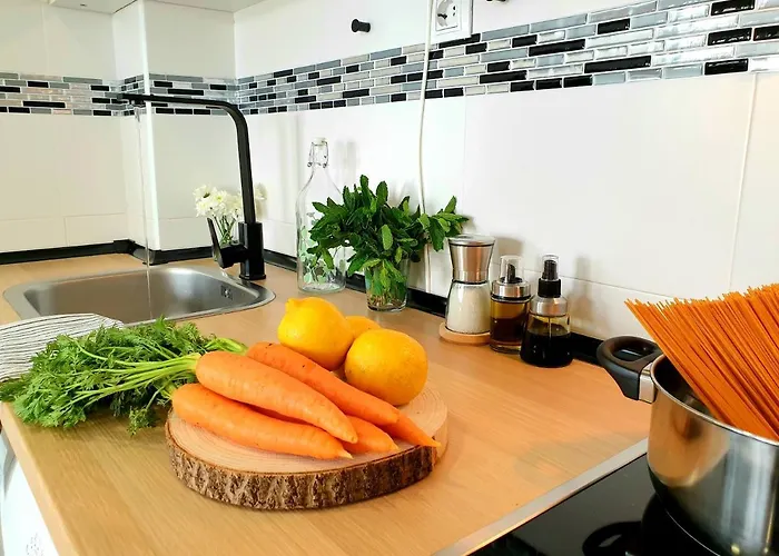 Sherryflat Jarana- Parking Apartment